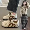 Zapatos de Suela Gruesa Versátiles de Nicho de Gran Venta para Mujer Estilo Alemán de Primavera Zapatos Blancos 2026 Nuevos Ligeros Casuales Deportivos Zapatos de Pan