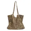 Bolso con Estampado de Leopardo para Mujer 2026 Nueva Moda de Primavera Bolso de Hombro Moderno Gran Capacidad Bolso Tote para la Escuela y el Trabajo