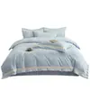 Conjunto de Quatro Peças Inverno Classe A Estilo Levemente Luxuoso Todo Fosco Esculpido Leite Fleece Cobertor Quente Espesso Lençol de Cama Roupa de Cama