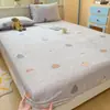 2026 Novo Conjunto de Cama de Três Peças Mais Veludo Espessado Veludo Leiteiro Quarto de Dormitório Quarto Capa de Cama de Solteiro Estilo Fresco Estampado