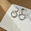 Pendientes de botón de plata s925 de alta gama para mujer, pendientes geométricos irregulares de plata de ley, pendientes versátiles simples que no se decoloran
