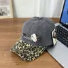 2026 Nuevo Estilo Dulce y Fresco Retro Letra Estampado de Leopardo Gato Gatito Gorra de Béisbol Muñeca Gorra Estilo Callejero para Niñas Modernas