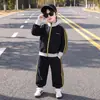 Conjunto Esportivo Masculino 2026 Outono Novo Estilo Roupas Bonitas Infantis Conjunto de Duas Peças Cardigã para Bebê Roupa Infantil de Comércio Exterior Tendência
