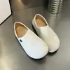 Versión de cuero suave~Mocasines de estilo vintage para mujer, nuevo modelo otoño 2026, punta ancha, suela plana, zapatos casuales tipo slip-on de doble uso