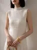 Elegante chaleco de punto sin mangas de cuello semi-alto versátil para mujer, texturizado y elegante, adecuado para usar en capas, top interior talla grande