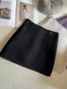 Minifalda de Lana Mezclada para Mujer Petite Ajustada a la Cadera Línea A 2026 Otoño/Invierno Nueva Retro de Cintura Alta Antiexposición Versátil Corta