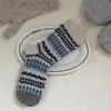 Meias de Lã Estilo Livro Vermelho Pequeno para Mulheres, Meias Grossas Quentes de Inverno de Cano Médio, Meias Soltas Estilo Japonês Fair Isle de Caxemira