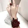 Pulseira Europeia e Americana Transfronteiriça Retrô de Rosa com Anel de Dedo, Flor de Rosa Elegante, Renda Estilo Escuro, Fashionável e Versátil