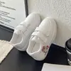 Zapatillas Deportivas de Dibujos Animados de Moda para Niños 2026 Nuevo Estilo Primavera y Otoño Suela Suave Transpirables Zapatos Blancos para Niños y Niñas