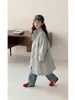 Gabardina para Niña Primavera Infantil Longitud Media Holgada Estilo Coreano Elegante Ropa Infantil Top Primavera y Otoño Tendencia 2026 Nuevo Modelo