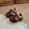 Zapatos Birkenstock para Niñas 2026 Invierno Nuevas Llegadas Zapatos Gruesos de Piel con Felpa Plus para Niños Bebé Algodón de Doble Capa Suela Suave Cálida Zapatos de Invierno