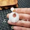 Colgante de hebilla de jade blanco Hetian de Xinjiang al por mayor, colgante de hebilla gruesa de jade de grasa de oveja, colgante para llave de coche