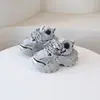 Zapatos de papá para niños, zapatos para niños, nueva colección primavera/otoño 2026, tenis blancos para niñas, zapatillas deportivas antideslizantes, tallas medianas y grandes para niños mayores