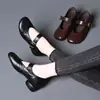 Zapatos Mary Jane vintage de punta redonda para mujer, versátiles para ir al trabajo, con tacón grueso y apertura poco profunda, con diseño de una sola tira, nueva colección de otoño, al por mayor