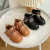 Botines retro para niños, botas de cuero impermeables para niñas, nuevo modelo 2026 botas amarillas para niños, botines de otoño para niños