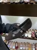 Nuevos zapatos Mary Jane de estilo coreano para mujer para otoño e invierno, con plataforma interior para aumentar la altura, adornos de pedrería floral gris y forro de felpa para abrigar