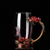 Vaso de cristal decorado con esmalte de rosa estilo europeo, una pieza creativa y decorativa para uso doméstico, perfecto como regalo del Día de San Valentín, una copa para servir bebidas o un vaso de agua