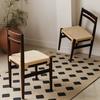 Cadeira de jantar tecida com corda de madeira maciça nórdica, estilo silencioso doméstico, mesa e cadeira, encosto de log preto simples e casual, cadeira retrô
