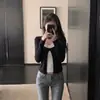 Camiseta Falsa de Dos Piezas de Manga Larga para Mujer, Nuevo Estilo de Principios de Otoño, Diseño Chic Coreano, Top Corto Adelgazante