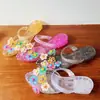 Zapatos de Gelatina para Mujer, Sandalias de Moda Estilo Coreano para Exterior, Sandalias Planas Transparentes de Punta Abierta de Lujo Ligero, Zapatos Transparentes, Accesorios de Flores, Zapatos de Playa