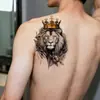 Adesivos de tatuagem coloridos com coroa de cabeça de leão para homens, à prova d'água e duradouros, estilosos e legais, com um toque europeu e americano