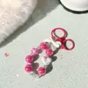 Corrente para Celular com Flores Pequenas Coloridas Banhadas a Ouro, Pingente Fofo para Bolsa, Corrente Versátil para Pendurar Chaves, Pequeno Presente no Atacado