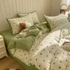 Juego de Ropa de Cama de Cuatro Piezas para Primavera/Verano 2026: Funda de Edredón con Borde de Concha de Hilo de Bouclé Clase A, Sábana Plana y Sábana Ajustable