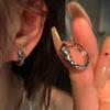 Estilo Ins Nicho Industria Pesada Aretes de Hebilla para Oreja con Forma de Serpiente Chapados en Plata Estilo Chica Caliente Aretes de Aro Serpiente Espiritual de Ojo Verde Aretes Dulces y Cool