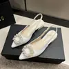 Nuevas Mules de Verano/Primavera 2026 Transfronterizas de Talla Grande para Mujer con Punta Abierta para Uso en Exteriores con Punta Fina, Tacón Grueso, Hebilla Redonda de Perla, Zapatos de Tacón Bajo para Mujer
