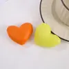 6cm Moda Pequeño Amor Tela de Lluvia Accesorios Muñeca Linda Ropa Bolsa Llavero Colgante Accesorios Accesorios Al por Mayor