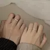 Anillos de Pareja con Ramas Entrelazadas, un Par de Anillos de Lujo Ligero Estilo Ins de Diseño de Nicho para Hombres y Mujeres, Regalo de San Valentín para Novia