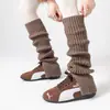 Calcetines holgados de color liso abiertos para mujer, estilo japonés nuevo de otoño e invierno, calentadores de piernas de punto a rayas verticales adelgazantes estilo universitario Y2K Milenio