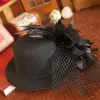 Tocado Lolita Gótico Oscuro Flor Negra Pluma Pequeño Sombrero de Copa Pasador Pasador Accesorios para el Cabello
