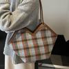 Bolsa Grande Capacidade Feminina 2024 Novo Estilo Coreano Xadrez Popular Versátil Tecido de Lã Bolsa Retrô Stylist Casual Bolsa de Ombro