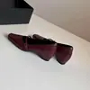 Sapatos Mary Jane Pretos de Estilo Simples com Aumento Oculto de Altura para Mulheres, Novos Saltos Quadrados com Fivela de Estilo Comuter, Sapatos Baixos Retrô