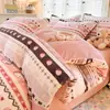 Juego de Cuatro Piezas de Leche Gruesa Clase A Estilo Sábana Ajustable Estampado Floral Pequeño Invierno Coral Fleece Franela Funda Nórdica Sábana Juego de Tres Piezas