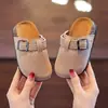 Novas Chinelos Infantis de Alta Qualidade Estilo Birkenstock, Moda Retrô com Solado Grosso para Uso Externo, Antiderrapantes com Biqueira Fechada para Meninas