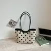 Bolso de Hombro Versátil de Gran Capacidad con Nuevo Diseño 2026 Estilo Tote para Viajes Diarios para Mujer Lunares Coreanos