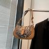 Bolsa de ombro portátil vintage para viagem 2024 outono e inverno nova estampa de leopardo bolsa de mão simples texturizada da moda para mulheres