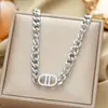 Collar de acero de titanio de lujo y ligero para mujer, colgante de circonitas exquisito, sencillo y combinable, cadena de clavícula de celebridades de Internet, joyería de alta calidad.