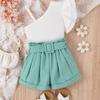 Europeu e Americano Primavera e Verão Novo Terno para Meninas Pequenas e Médias Crianças Slant Shoulder Strap Flying Sleeve Top + Shorts + Belt Three-piece Set