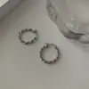 Pendientes de aro irregulares retorcidos lisos, estilo coreano ins, geniales, minimalistas, pendientes de plata minimalistas elegantes y sencillos, nicho, para mujer