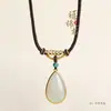 Nueva Cuerda de Colgante Hecha a Mano Estilo Chino con Brújula de Ocho Tesoros Dorada, Colgante de Jade y Esmeralda, Cuerda de Collar con Nudo de Flor de Durazno, Cadena para Suéter