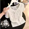 Blusa de Punto Elegante Blanca con Cuello en V y Diseño Hueco para Mujer, Nuevo Estilo Verano 2026, Versátil Hermosa Blusa Casual Petite
