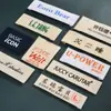 Fitas de Cetim Personalizadas Fabricadas na Fábrica com Serigrafia, Etiquetas Laváveis, Etiquetas de Lavagem para Roupas Flexográficas, Etiquetas Impressas, Etiquetas de Lavagem para Roupas, Apliques de Tecido