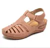 Sandalias de Verano 2020 Nuevas de Comercio Exterior Europeas y Americanas Talla Grande Cuña Plana Huecas Estación Independiente de Amazon Venta Caliente en Stock