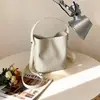 Bolsa de palha tecida estilo retrô coreano, bolsa de ombro feminina, bolsa transversal, grande capacidade, versátil, estilosa e adequada para o trabalho, bolsa de compras