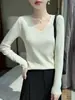 Camiseta base de otoño de manga larga, punto de lana fina simple y versátil con cuello en V, ajustada pero no apretada, adelgazante y favorecedora