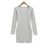2585-26 Nuevo Estilo de Principios de Primavera Chica Francesa Sexy de Cuello en V Terciopelo Cálido Elástico Delgado Vestido de Manga Larga