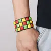 Estilo europeo y americano, inspirado en el punk, estilo callejero genial, temática de club nocturno, de color oscuro, pulsera con tachuelas cuadradas, un par de pulseras de combinación de cuero para parejas